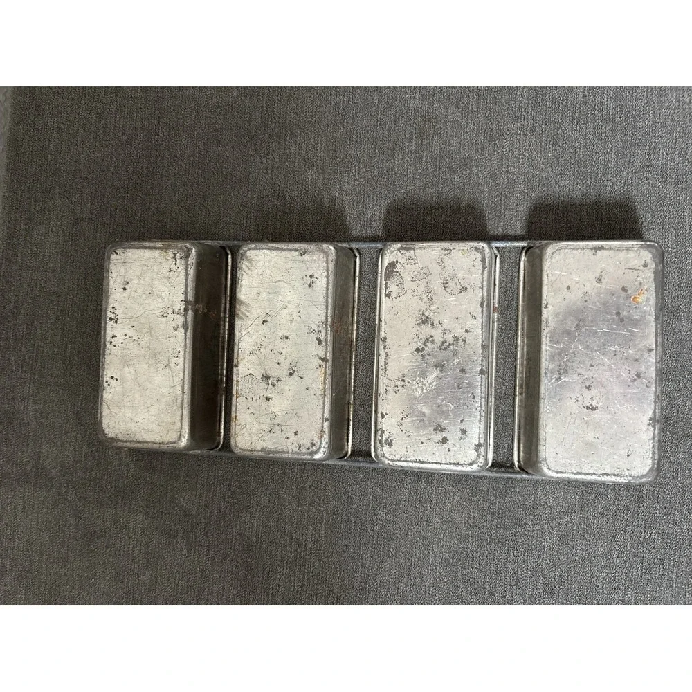 1 Industrial Bread Loaf Pan 4 Strap Metal Baking Bakery Trinket Shelf Storage